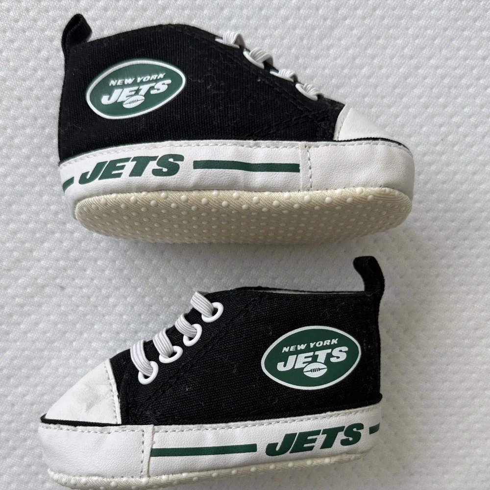 Baby Fanatic Black & White New York Jets Baby High-Top Sneakers